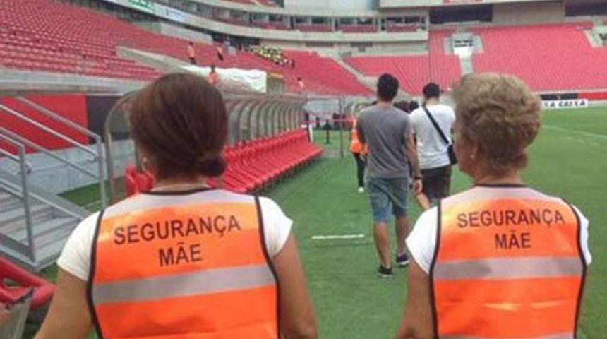 K&uuml;f&uuml;r ve şiddete 'anne'li &ccedil;&ouml;z&uuml;m