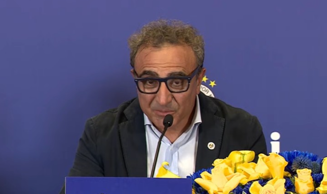 Fenerbahçe'nin yeni sponsoru Chobani'nin CEO'su Hamdi Ulukaya'nın imza töreninde kullandığı 'Türkiyeliler' kelimesi olay oldu! İşte tepkiler...
