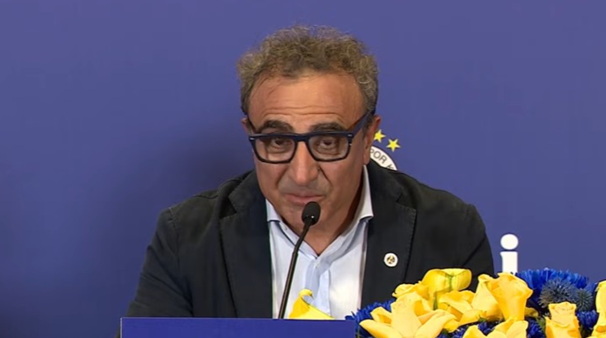 Fenerbahçe'nin yeni sponsoru Chobani'nin CEO'su Hamdi Ulukaya'nın imza töreninde kullandığı 'Türkiyeliler' kelimesi olay oldu! İşte tepkiler...