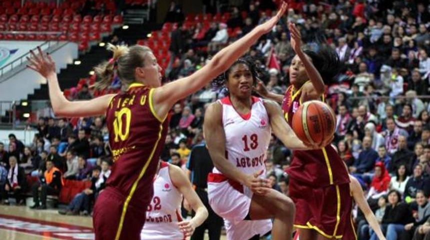 Abdullah G&uuml;l &Uuml;niversitesi havlu attı