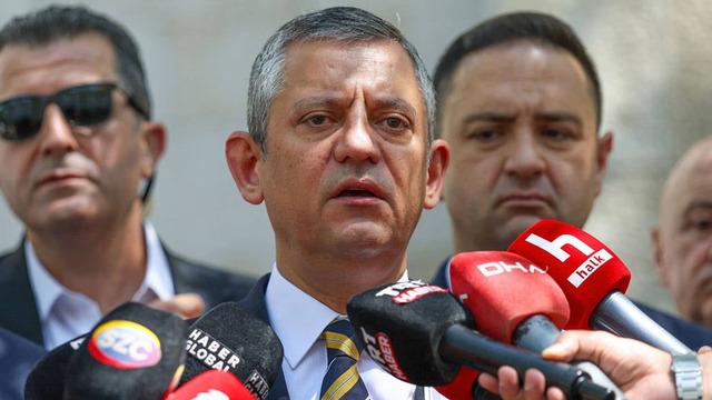 Son dakika |CHP Genel Başkanı Özgür Özel komisyon kararını açıkladı! 10 arkadaşımızı yarın bildireceğiz