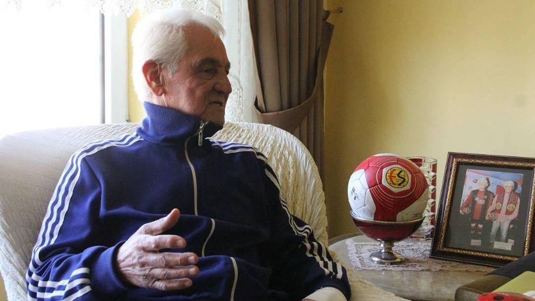 Türk Futbolu yasta: Milli takımın unutulmaz isimlerinden Süreyya Özkefe hayatını kaybetti! 1