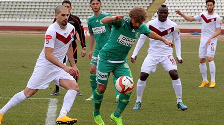 Şanlıurfaspor 9 kişiyle puanı kaptı