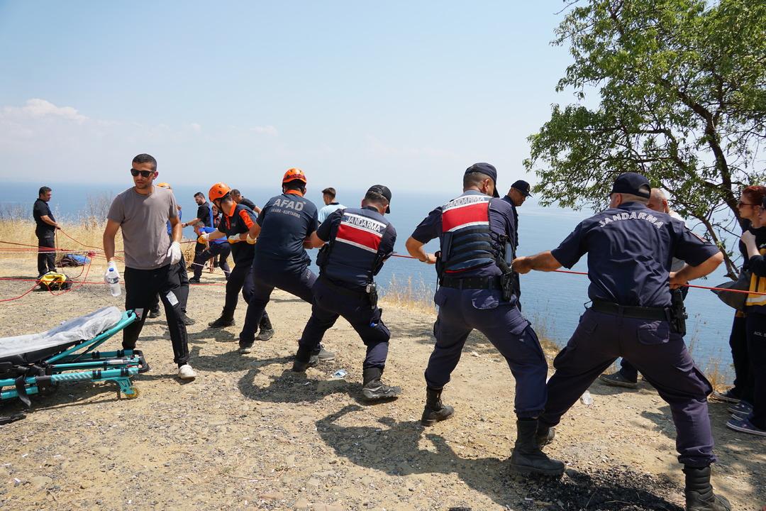 Tekirdağ da uçurumdan düşen genç yaralandı 1