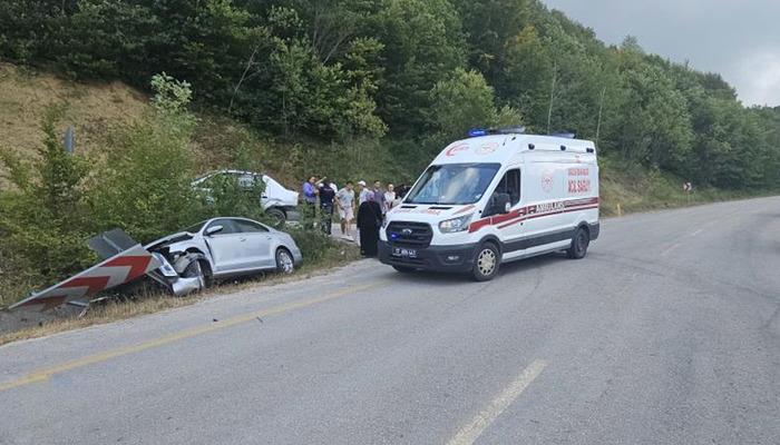 20750903-700x400 Kastamonu'da iki otomobil çarpıştı: 2 yaralı