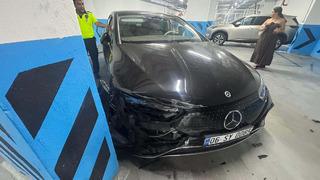 Tatili kabusa dönüştü! 7 milyon lira değerindeki aracıyla vale kolona çarptı...