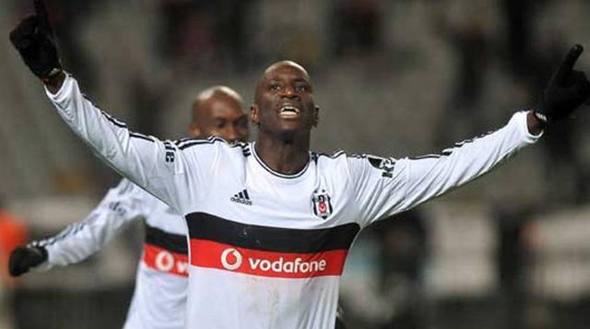 Demba Ba tarih yazmaya devam ediyor