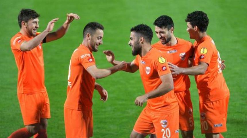 Adana'da Altındağ resitali