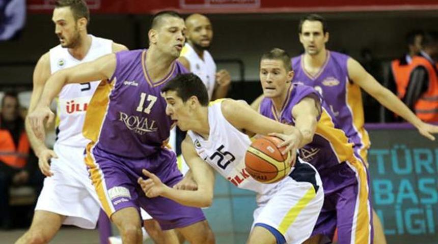 Fenerbah&ccedil;e zorda olsa yarı finalde