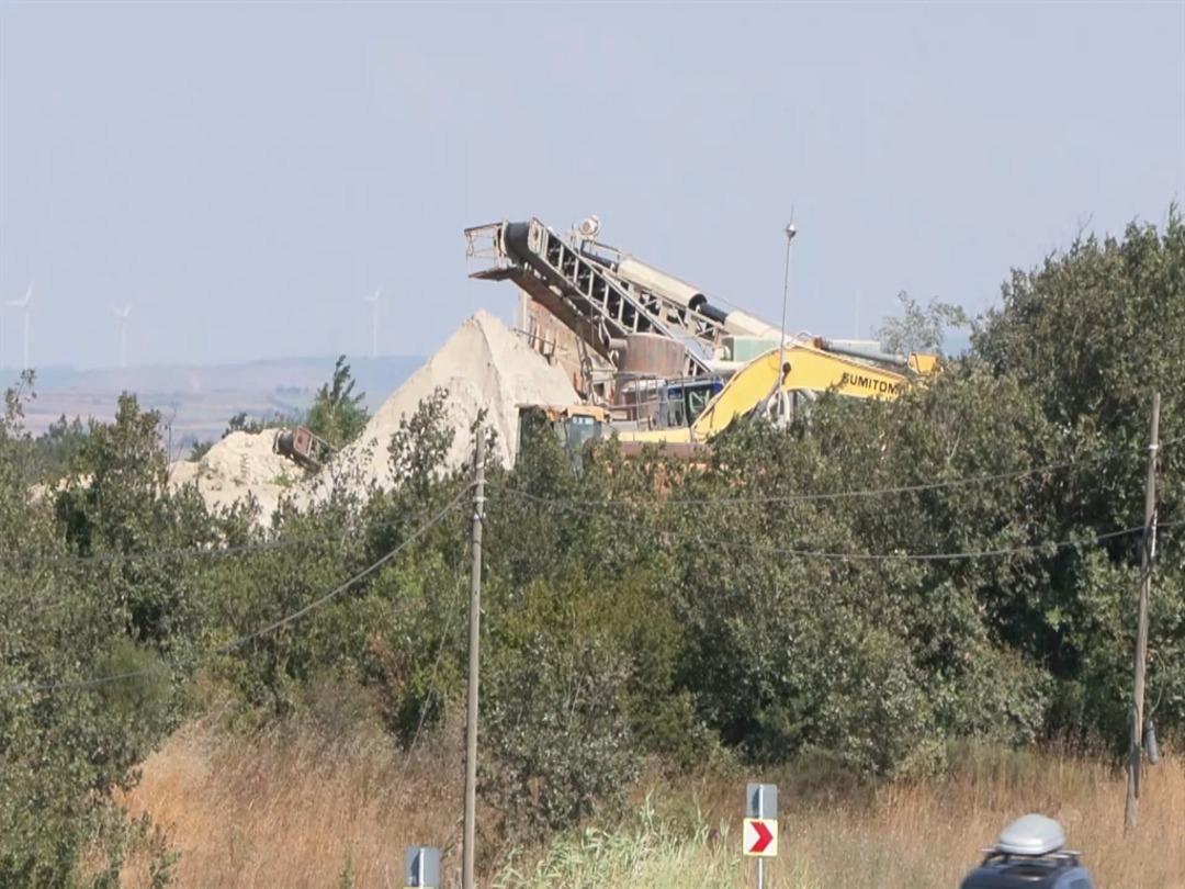 Silivri’de kum ocağındaki göçükte arama çalışmaları ikinci gününde sürüyor 2