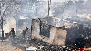 Ankara'da ağaçlık alanda çıkıp gecekondulara sıçrayan yangın söndürüldü! Burası kentsel dönüşüm alanıydı