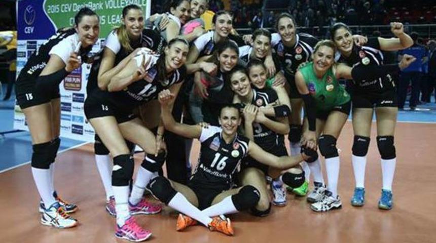 Vakıfbank Dinamo Kazan'ı sildi, Fenerbah&ccedil;e'nin rakibi oldu