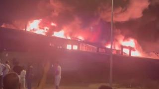 Arnavutköy’de fabrika yangını! Patlama sesleri de duyuldu…