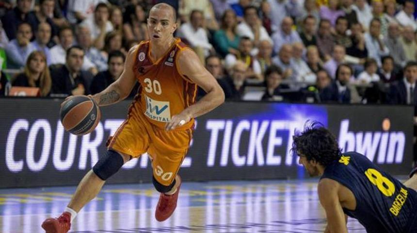 Galatasaray'da Carlos Arroyo ile yollar ayrıldı