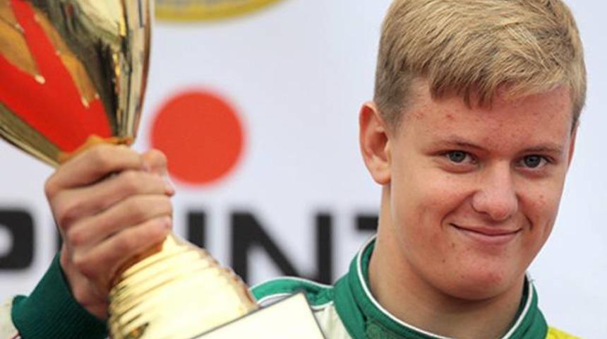 Mick Schumacher babasının izinde