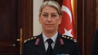 İl Jandarma komutanı olan ilk kadın subay Gülden Mat Şakir adını bir kez daha tarihe yazdırdı! Tuğgeneralliğe terfi etti