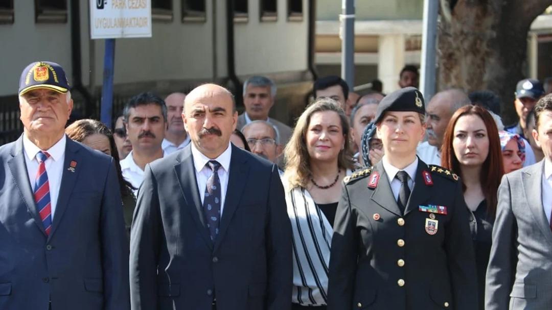 İl Jandarma komutanı olan ilk kadın subay Gülden Mat Şakir adını bir kez daha tarihe yazdırdı! Tuğgeneralliğe terfi etti 1