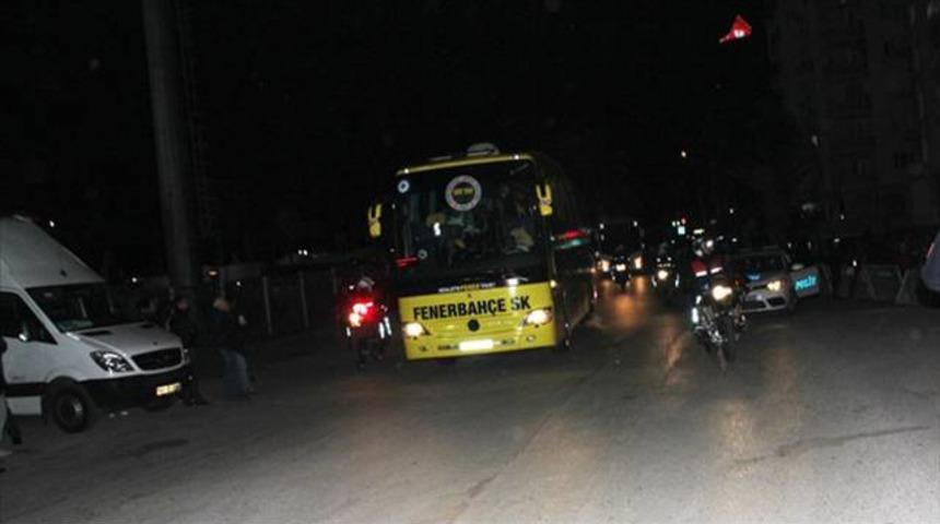 Mersin'de Fenerbah&ccedil;e'ye saldırı