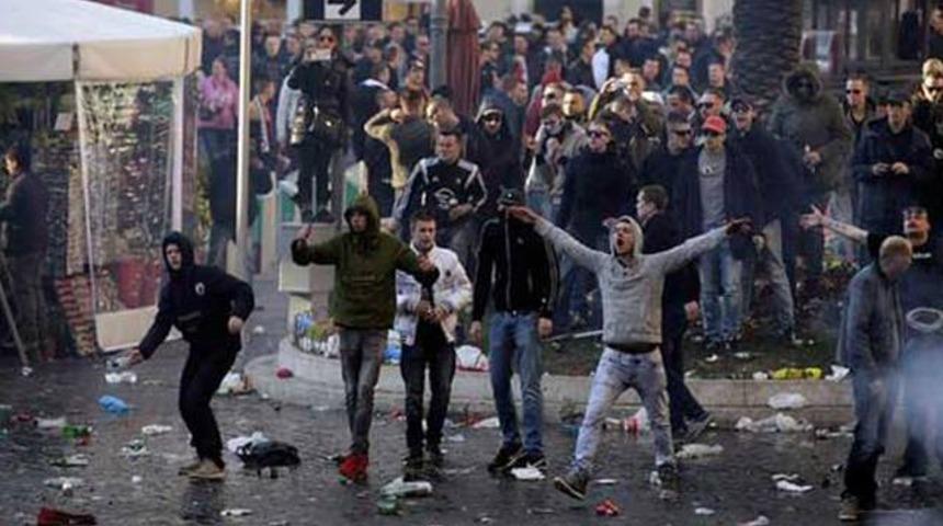 Feyenoord taraftarının Roma'ya zararı dudak u&ccedil;uklattı