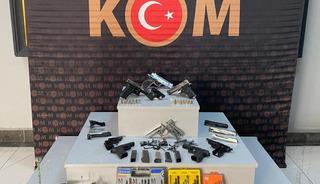 Uşak’ta çok sayıda ruhsatsız silah ele geçirildi