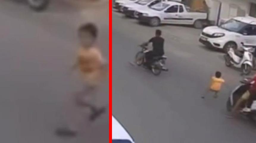 Mersin'de yola fırlayan çocuğa motosikletler çarptı