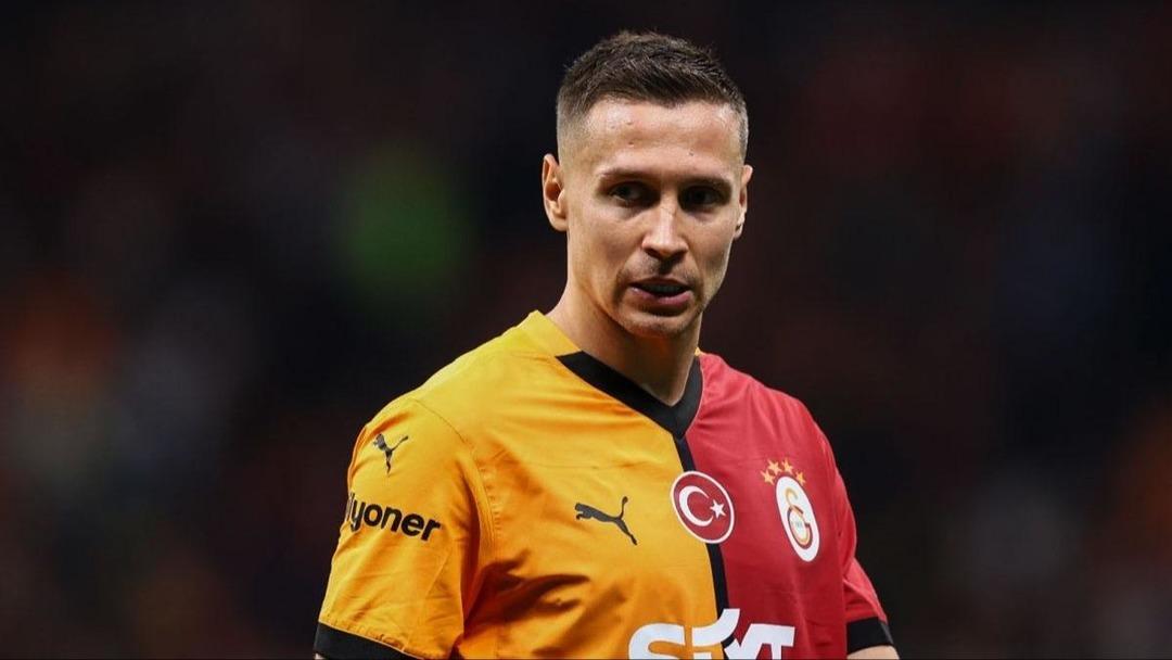 Galatasaray da 6. ayrılık kapıda! Büyük umutlarla alınan isim takımdan gönderiliyor... Hem de zararına 1