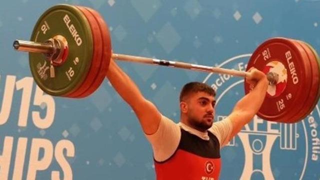 Şırnaklı halterci Sefkan Sümen Avrupa rekoru kırdı