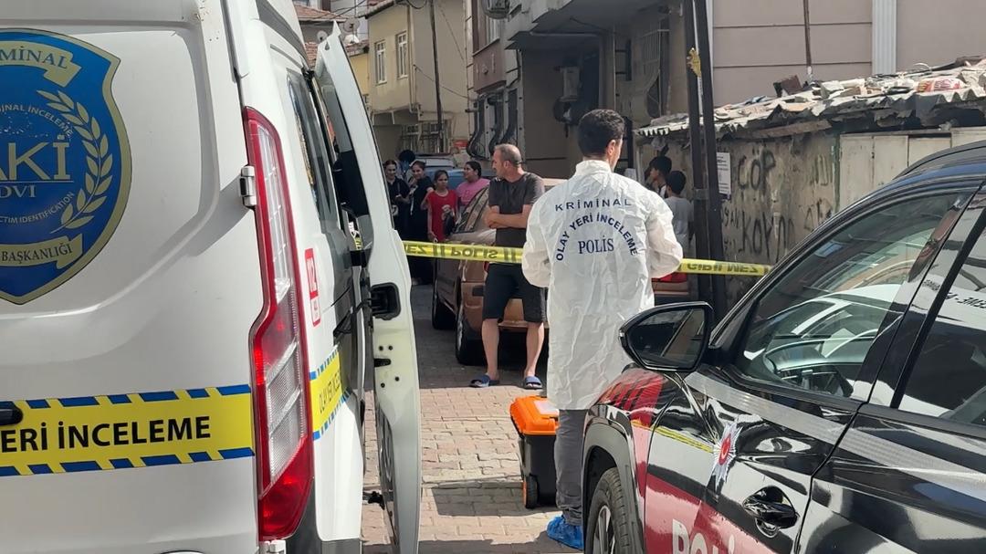 Kağıthane de ev arkadaşı dehşeti! Yumurta yaptığı sırada boğazını keserek öldürdü 5