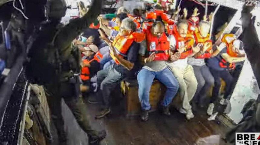 İsrail, Hanzala gemisinde gözaltına aldığı son 2 aktivisti de serbest bıraktı
