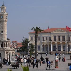İzmir'de kavurucu sıcaklar etkisini sürdürüyor: Uzmanlardan uyarılar geliyor...