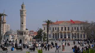 İzmir'de kavurucu sıcaklar etkisini sürdürüyor: Uzmanlardan uyarılar geliyor...