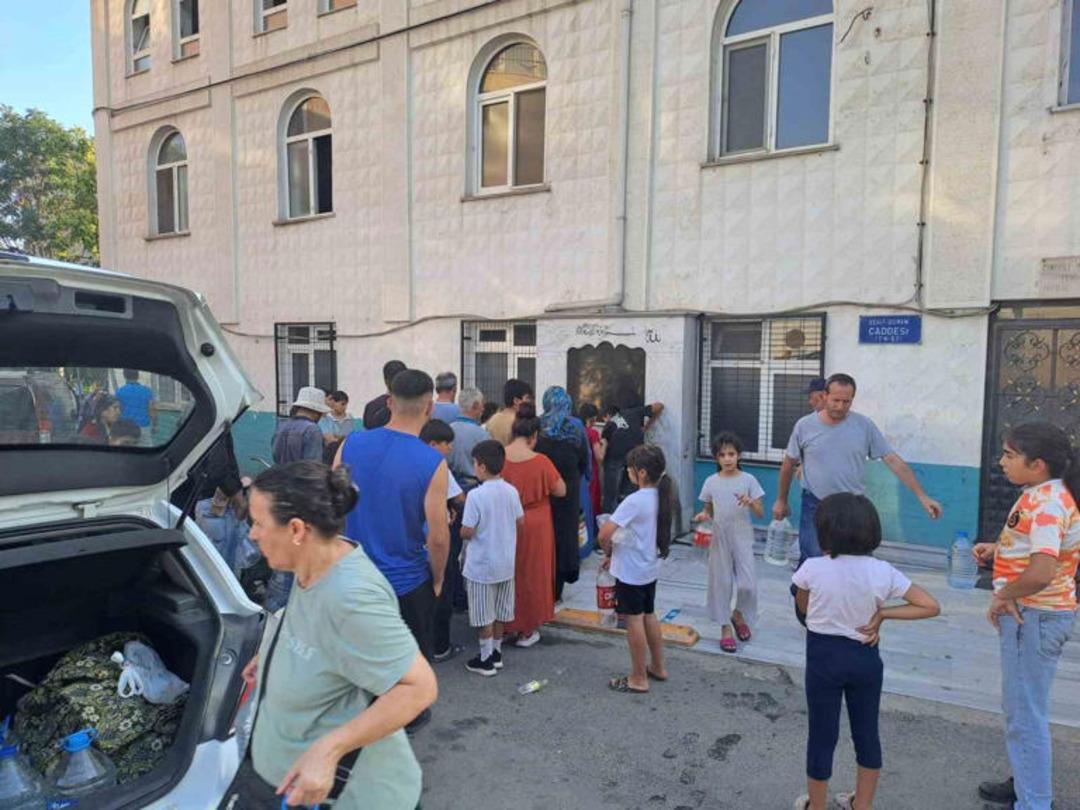1200xauto Tekirdağ'ın ardından Çeşme'de de su tehlikesi! 10 saate çıkarıldı