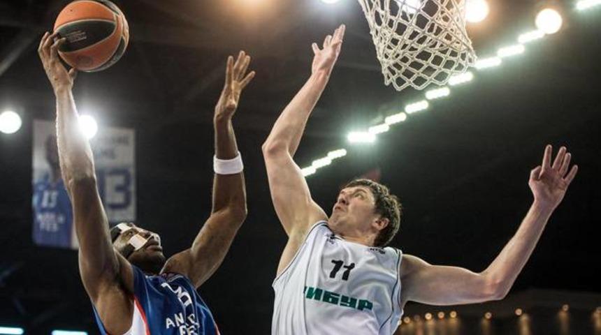 Anadolu Efes  79 - 75 Nizhny 