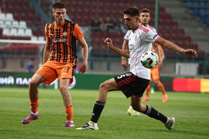 Shakhtar Donetsk toplamda 6-2'lik skorla mağlup olan Beşiktaş'ta ortalık karıştı! Sergen Yalçın sesleri...  G1
