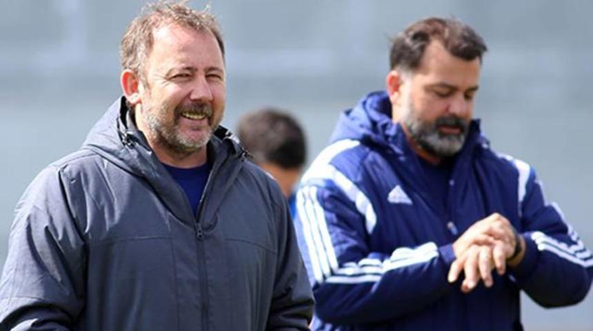 'Sahadan çıkmayan hocalar var'