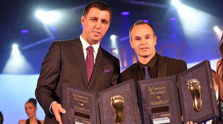 FIFA'dan Hakan Şükür'e büyük onur