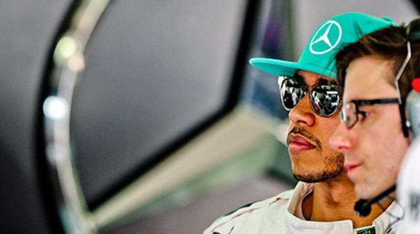 Hamilton tepkili: 'Virajlarda konuşmayın'