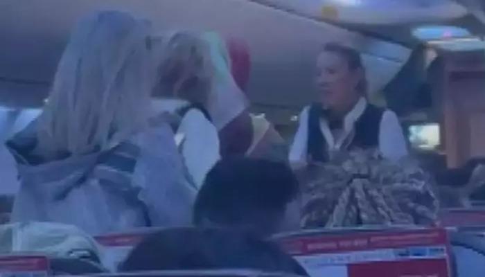 20771888-700x400 İstanbul uçağında ayakta durma kavgası! "Kural dışı yolcu” işlemi başlatıldı