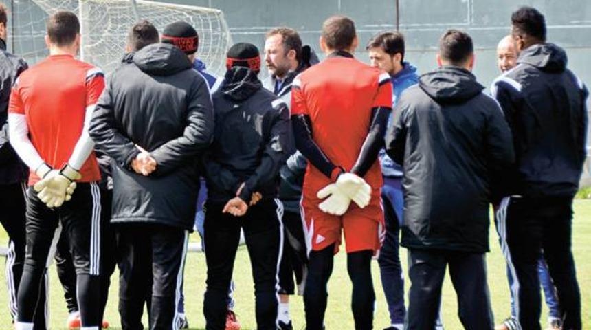 Sergen Yal&ccedil;ın g&ouml;n&uuml;lleri fethetti