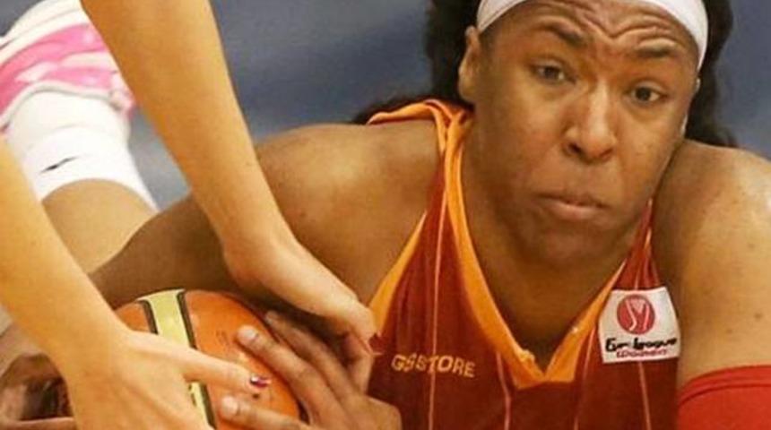 Galatasaraylı yıldız &uuml;lkesine ka&ccedil;tı