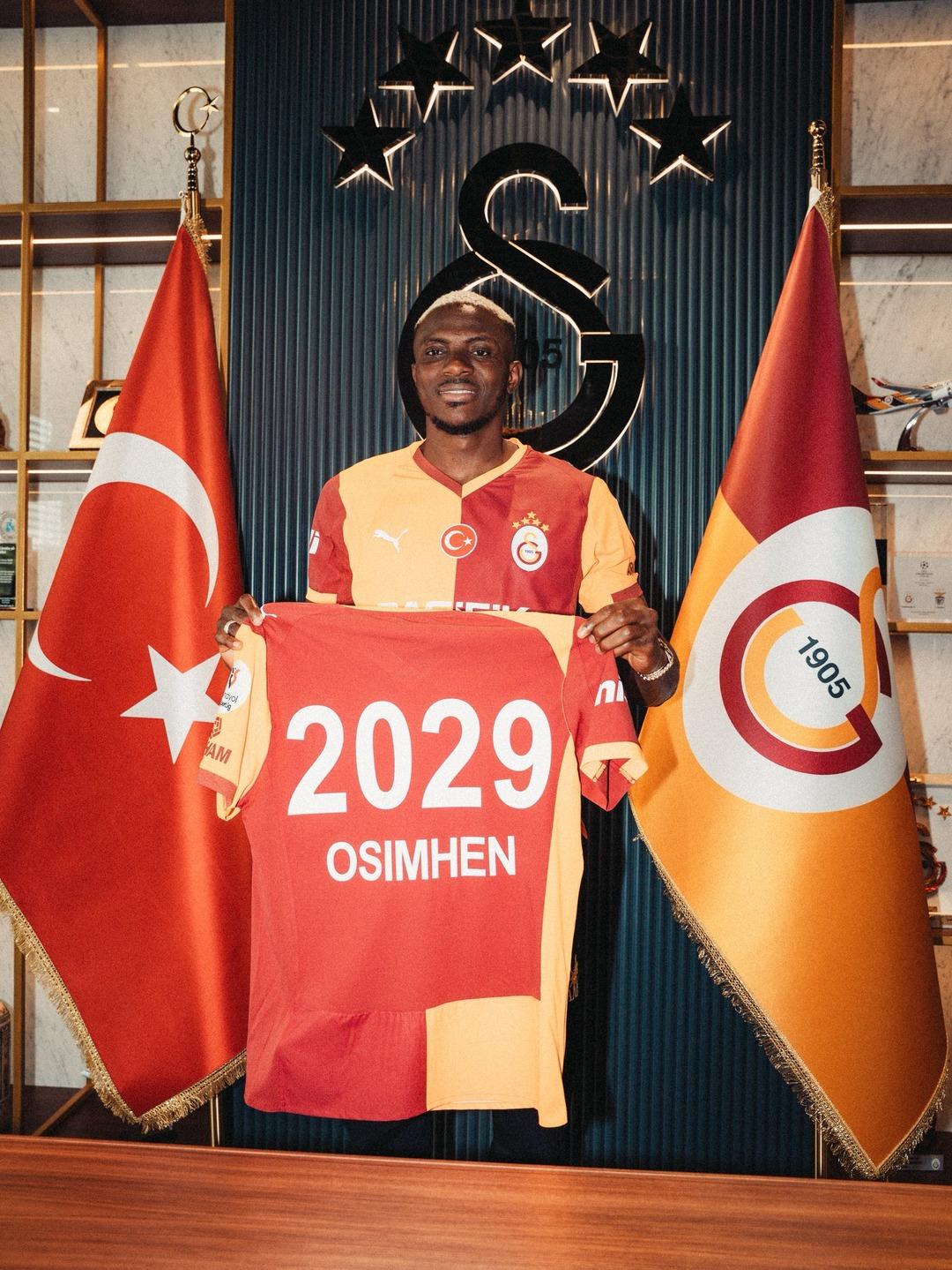 Süper Lig de tarihi bir rekor kırıldı! Galatasaray ın kadro değeri 300 milyon euro yu aşarak zirveye yerleşti... 1
