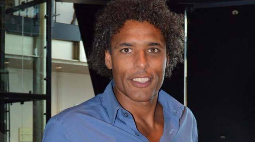 Pierre van Hooijdonk geri d&ouml;n&uuml;yor