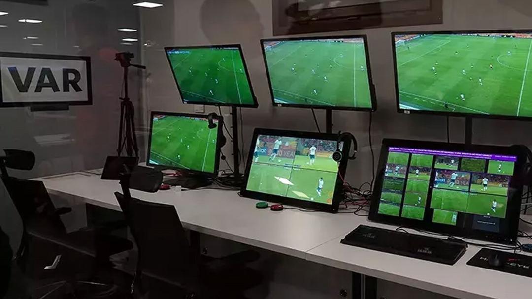 Süper Lig de yeni sezonda VAR da yerli hakem görev yapacak!  1