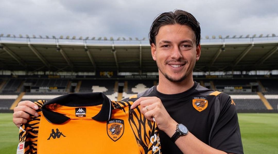 Acun Ilıcalı nın sahibi olduğu Hull City Trabzonspor dan Enis Destan ı resmen açıkladı! 1