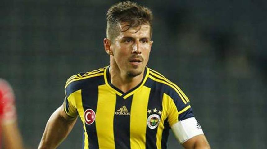 Emre Belözoğlu yine protesto edildi