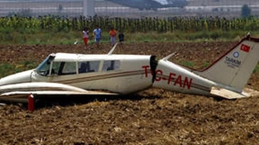 Adana'da eğitim uçağı düştü: 1'i ağır 2 yaralı