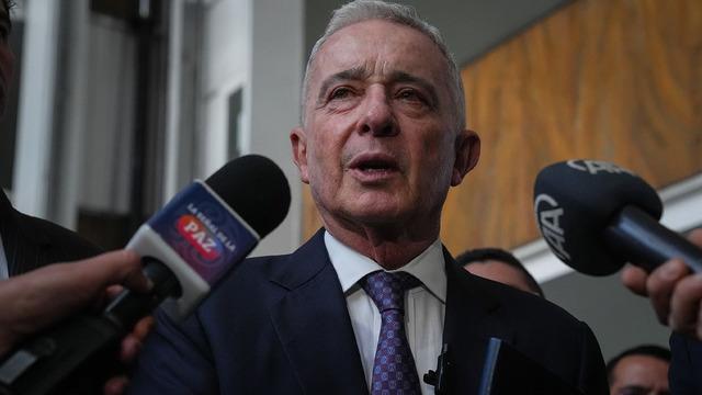 Kolombiya'da eski Devlet Başkanı Uribe, 12 yıl ev hapsine mahkum edildi