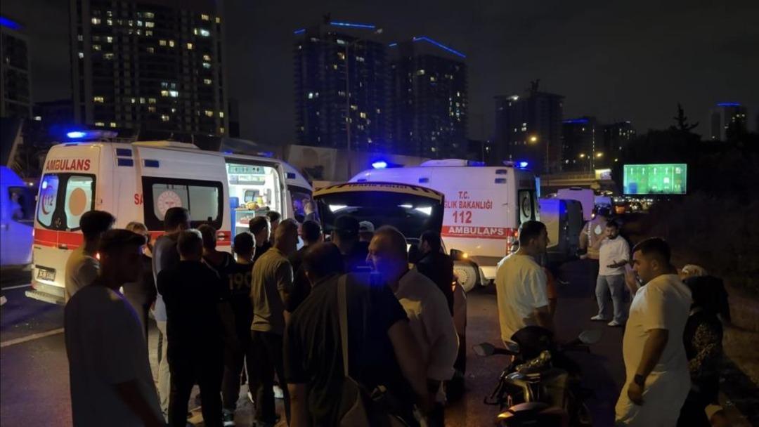 İstanbul da zincirleme kaza! 16 araç birbirine girdi, yaralılar var 3