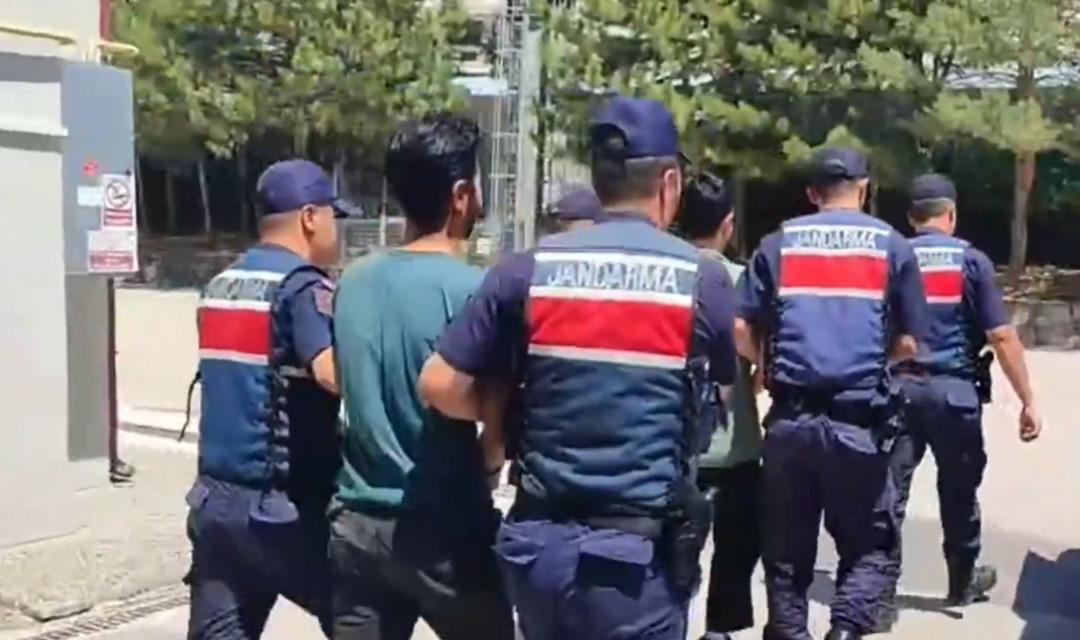 Jandarma dan 14 ilde DEAŞ operasyonu: 26 şüpheli yakalandı 1