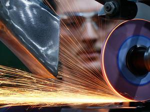 Sanayide alarm zilleri &ccedil;alıyor! Ne sipariş var ne de &uuml;retim: Son on ayın en sert gerilemesi